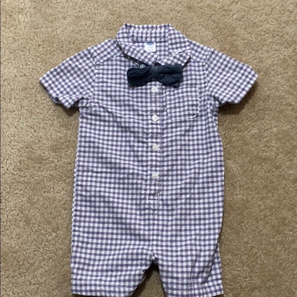 Old navy onesie with bow tie - Picture 1 of 3